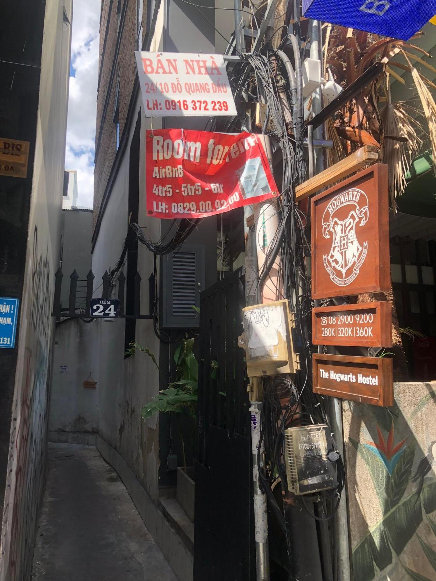 The Hidden Hogwarts - Nearly Bui Vien Walking Street Aparthotel Ho Chi Minh-byen Eksteriør bilde